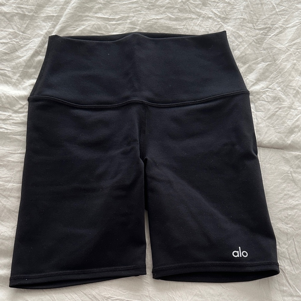 Alo High-Rise 7” Black Bike Shorts size small
